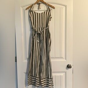 Romeo & Juliet Couture Linen blend Jumpsuit Medium